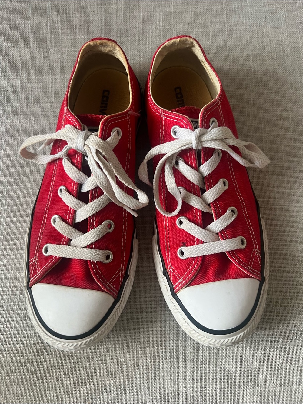 Converse red Low-Top Canvas Sneakers, girls/boys/unisex size 3, casual active
